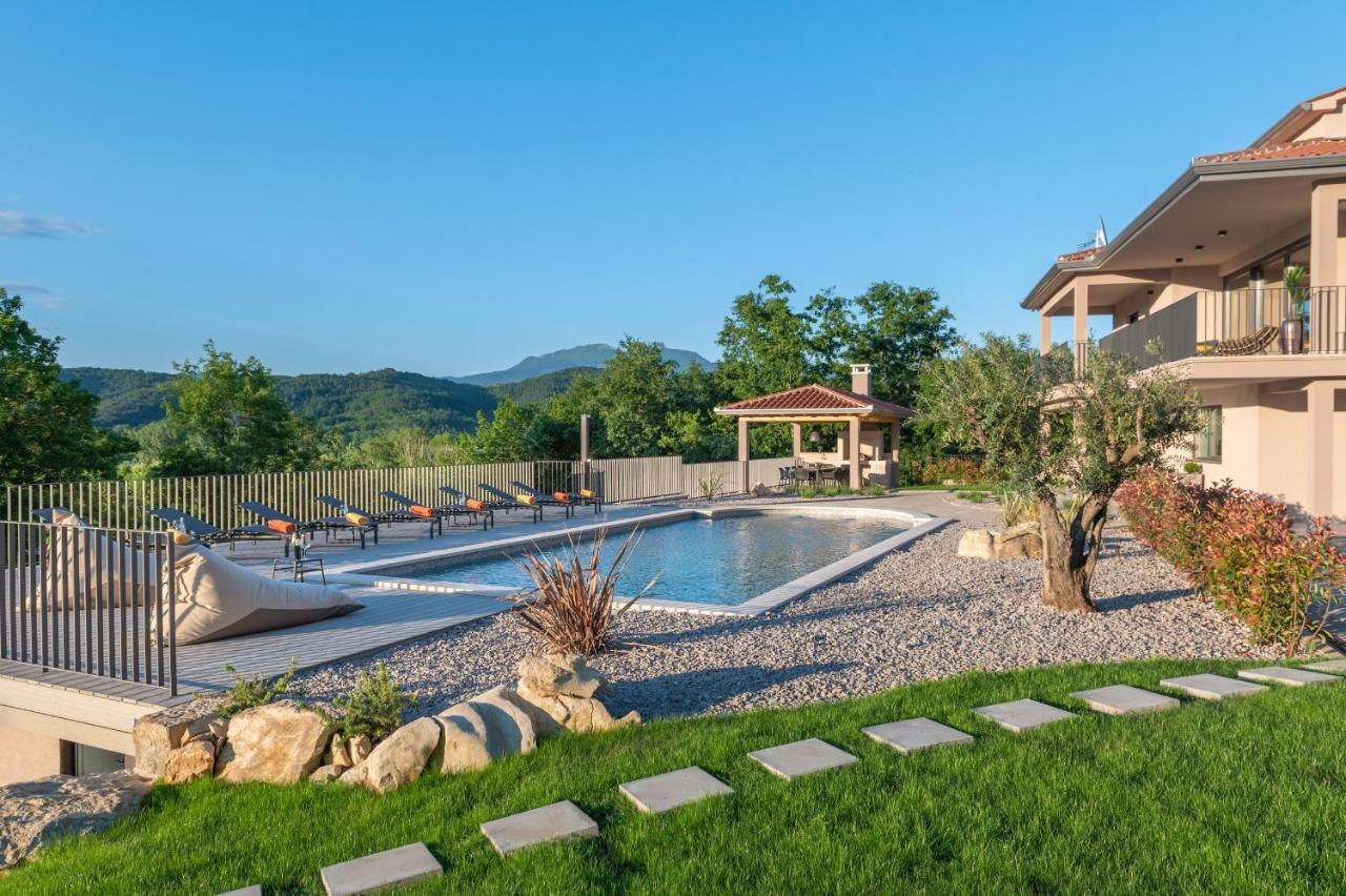 Luxury Villa Santa Cruz With Xl Pool And Jacuzzi Potpican Luaran gambar