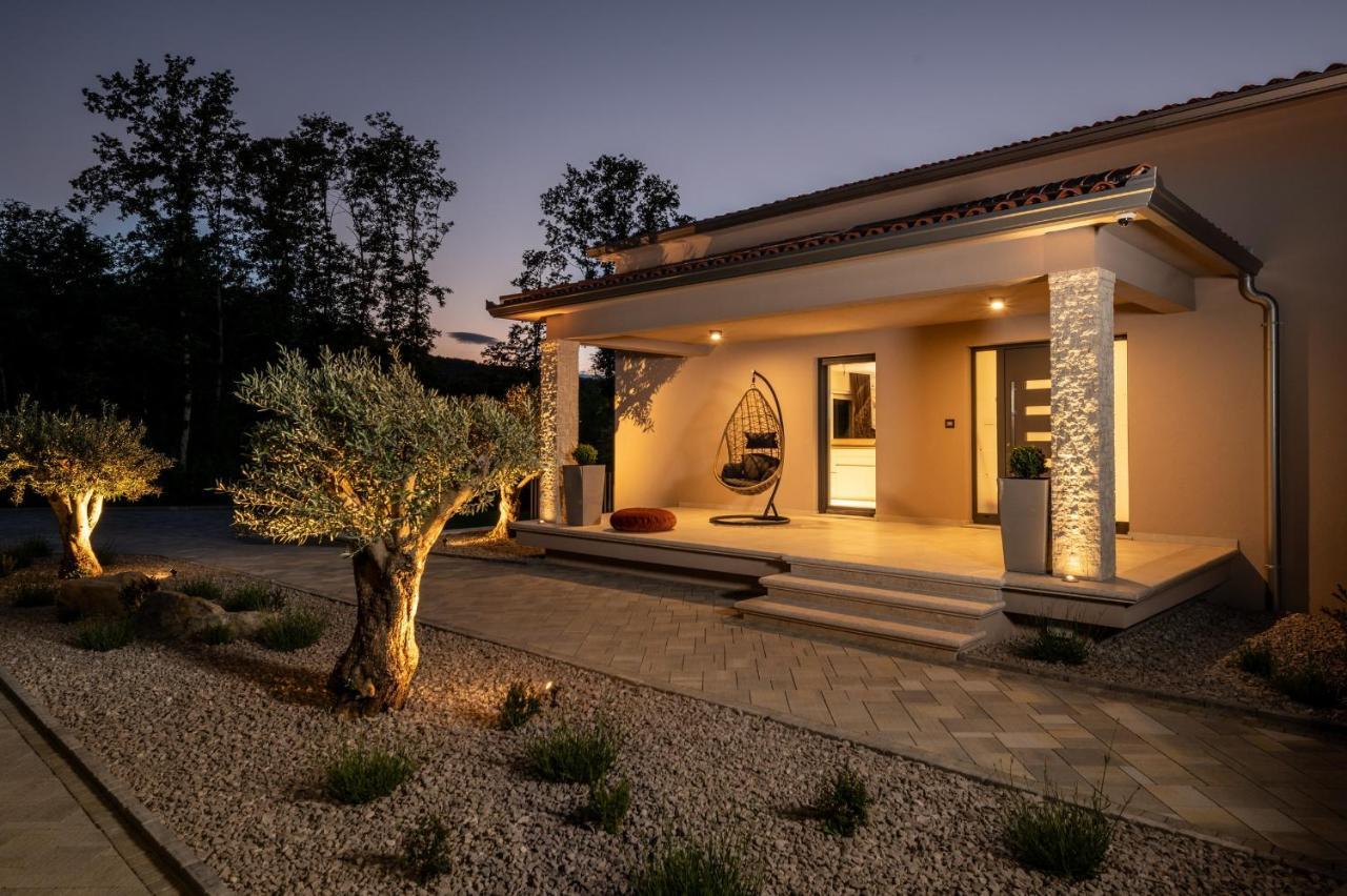 Luxury Villa Santa Cruz With Xl Pool And Jacuzzi Potpican Luaran gambar