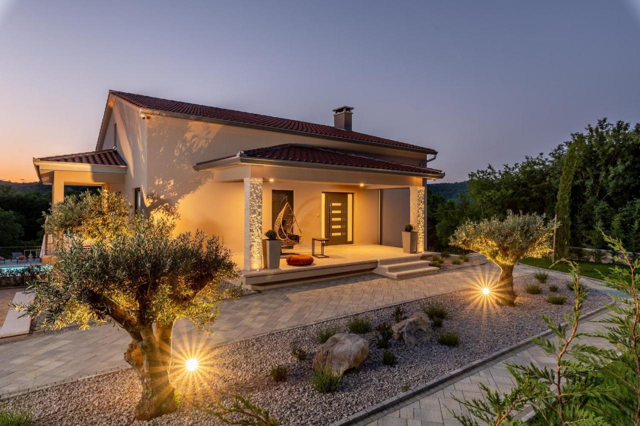 Luxury Villa Santa Cruz With Xl Pool And Jacuzzi Potpican Luaran gambar
