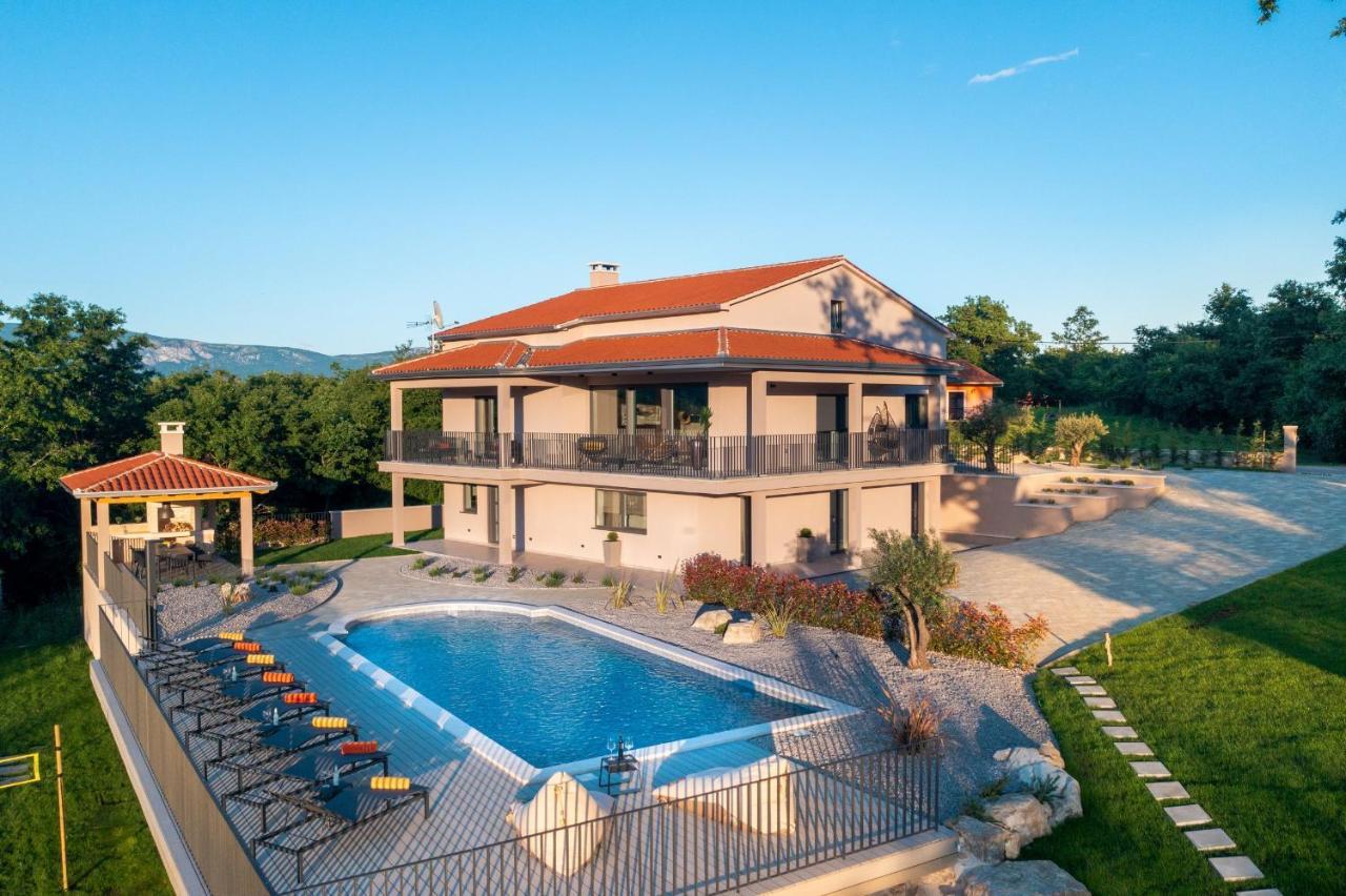 Luxury Villa Santa Cruz With Xl Pool And Jacuzzi Potpican Luaran gambar