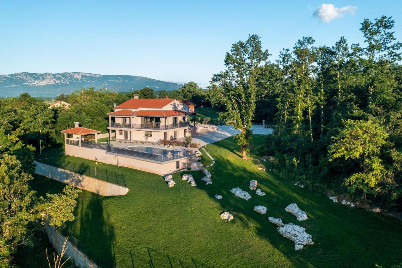 Luxury Villa Santa Cruz With Xl Pool And Jacuzzi Potpican Luaran gambar