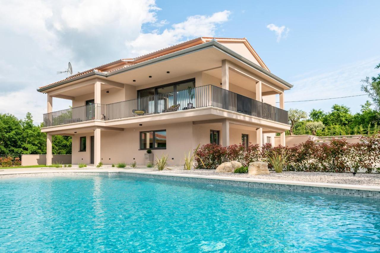 Luxury Villa Santa Cruz With Xl Pool And Jacuzzi Potpican Luaran gambar