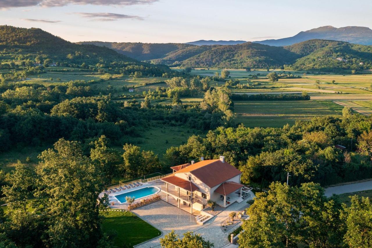 Luxury Villa Santa Cruz With Xl Pool And Jacuzzi Potpican Luaran gambar