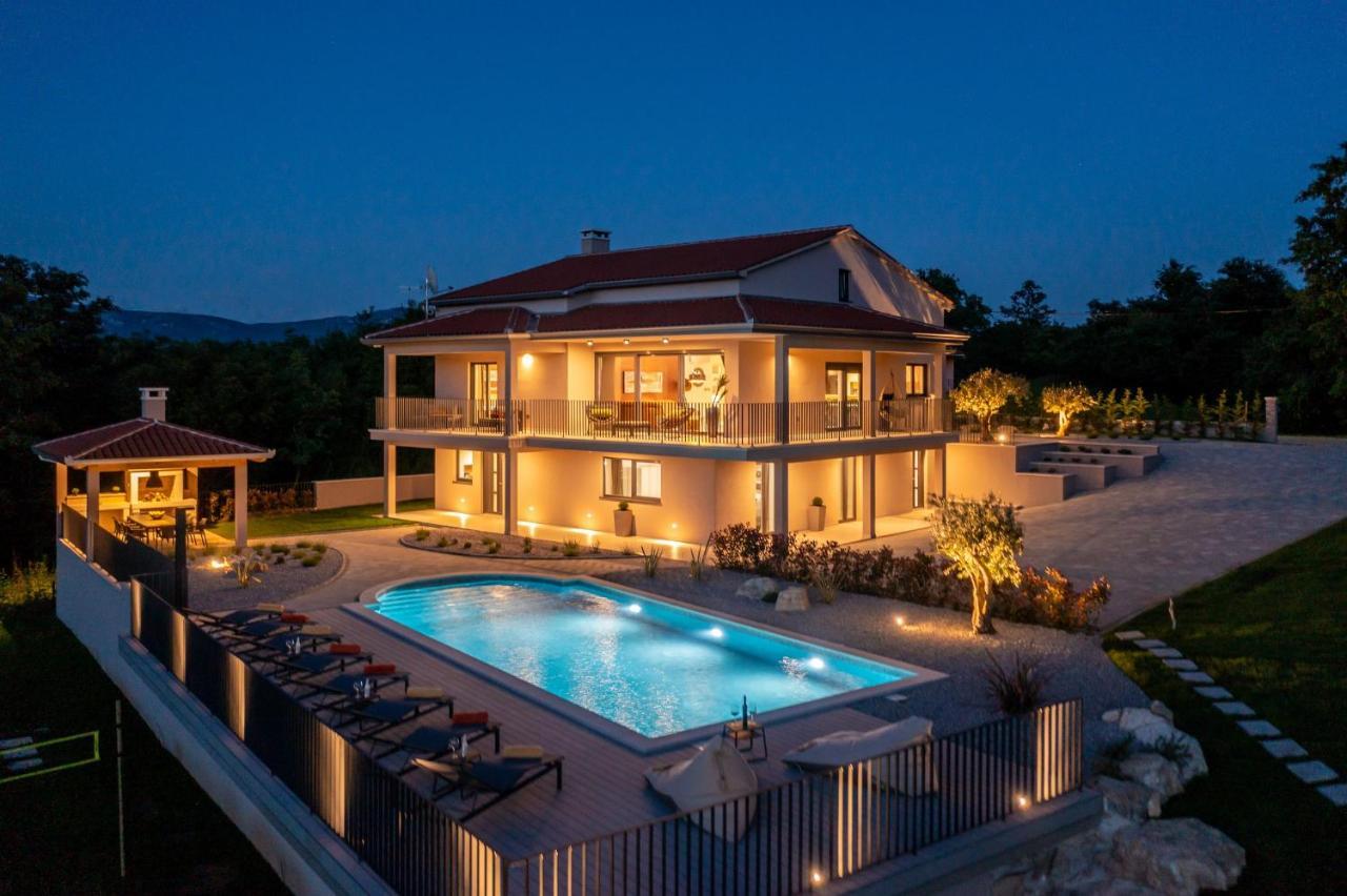 Luxury Villa Santa Cruz With Xl Pool And Jacuzzi Potpican Luaran gambar